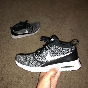 Nike Flyknit Air Max Thea’s